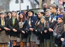 Harcerze Hufca Węgierska Górka w kościele św. Katarzyny w Cięcinie