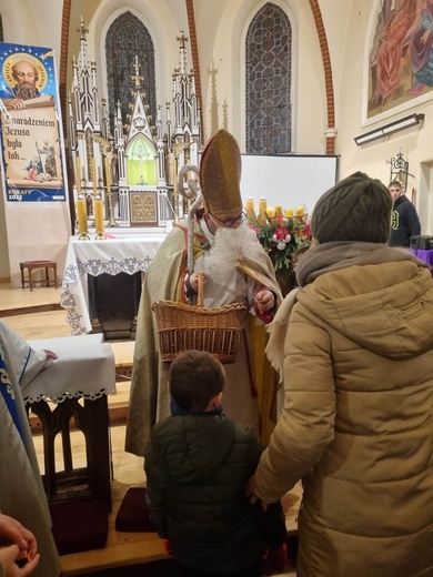 Święty biskup z prezentami w diecezji świdnickiej