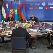 Obrady szczytu OUBZ. Premier Armenii (na zdjęciu u góry) nie podpisał dokumentu końcowego.