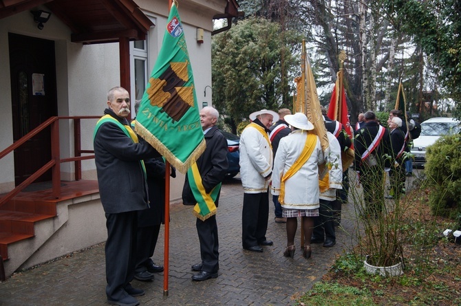 Bujaków. Wprowadzenie relikwii patrona pszczelarzy