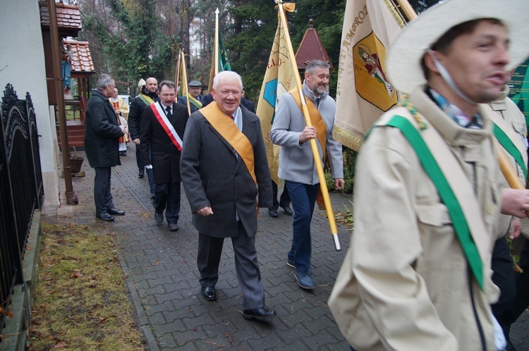 Bujaków. Wprowadzenie relikwii patrona pszczelarzy