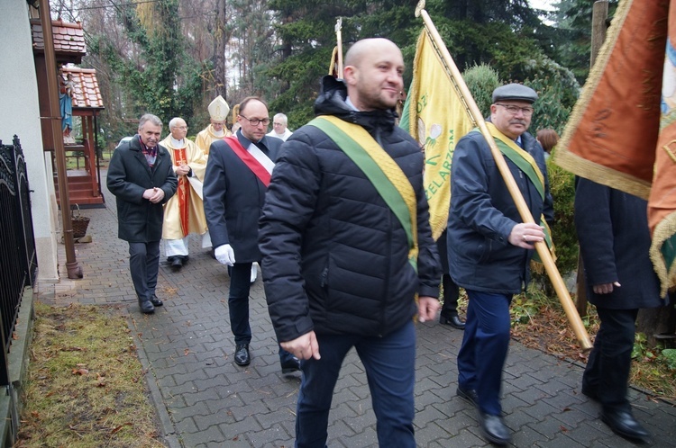 Bujaków. Wprowadzenie relikwii patrona pszczelarzy