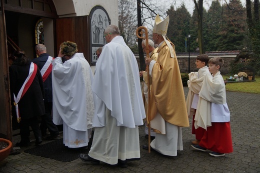 Bujaków. Wprowadzenie relikwii patrona pszczelarzy