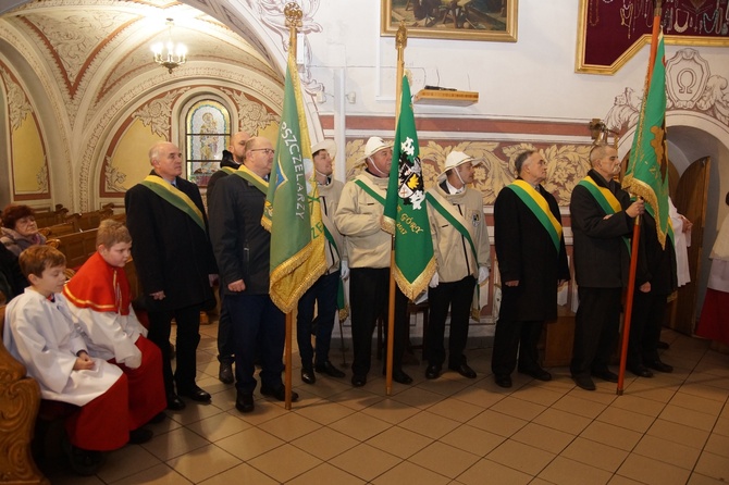 Bujaków. Wprowadzenie relikwii patrona pszczelarzy