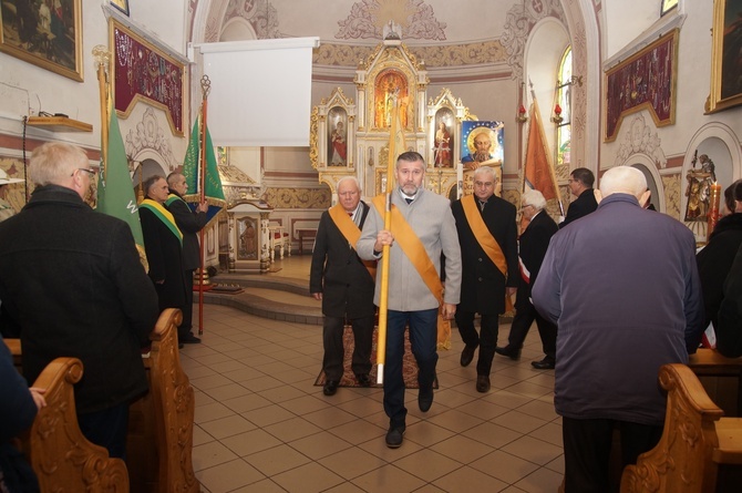 Bujaków. Wprowadzenie relikwii patrona pszczelarzy