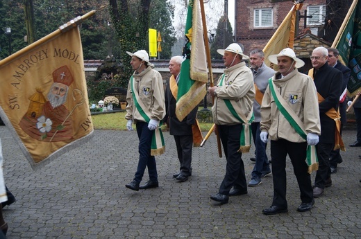 Bujaków. Wprowadzenie relikwii patrona pszczelarzy