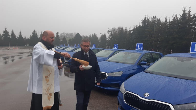 Poświęcenie samochodów