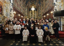 Uczestnicy rekolekcji w sandomierskiej katedrze.