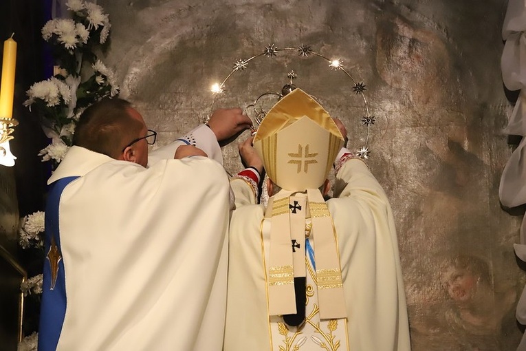 Koronacja wizerunku Matki Bożej w Spytkowicach koło Chabówki