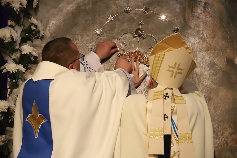 Koronacja wizerunku Matki Bożej w Spytkowicach koło Chabówki