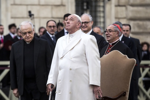 Papież Franciszek popłakał się, modląc się o pokój na Ukrainie