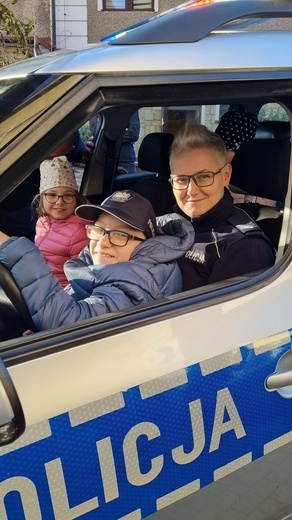 Policjanci z powiatu ząbkowickiego zorganizowali zbiórkę darów dla dzieci