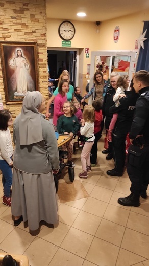 Policjanci z powiatu ząbkowickiego zorganizowali zbiórkę darów dla dzieci