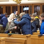 Poświęcenie medalików w kilku parafiach diecezji