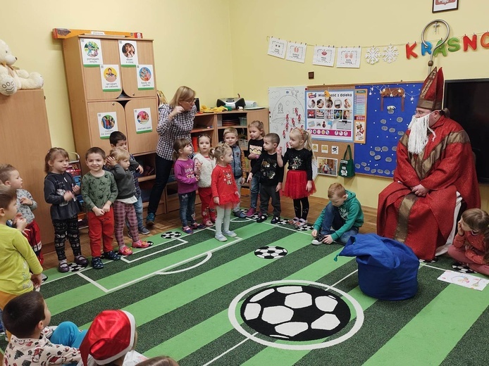 Tegoroczne spotkanie ze św. Mikołajem dzieci uczęszczających do świetlicy