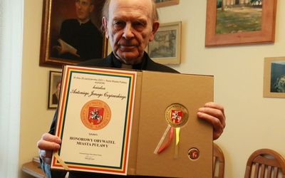 Ks. Antoni Czyżewski został honorowym obywatelem miasta Puławy.