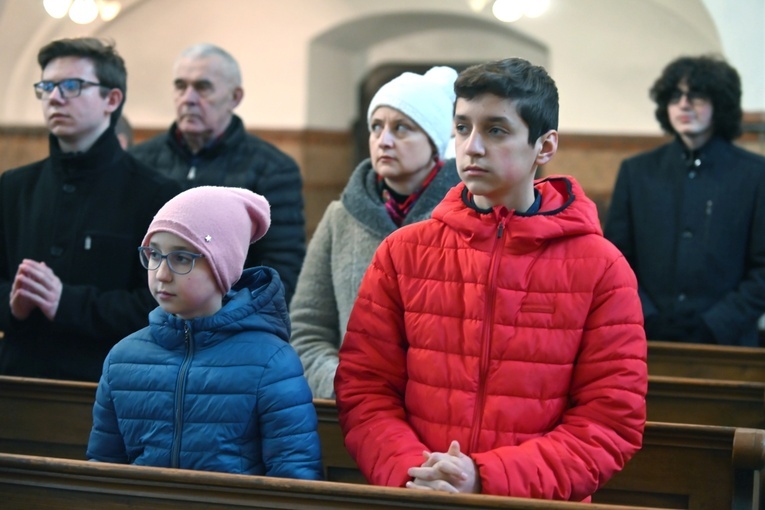 Organiści z diecezji świdnickiej usiedli wspólnie za stołem