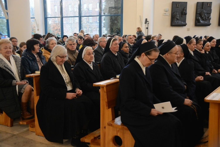 Ostatnie przygotowania do celebracji święceń biskupich