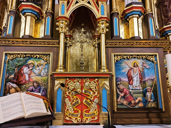 Przebieg prac odbudowy ołtarza w kościele św. Barbary