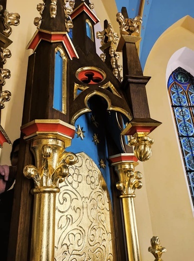 Przebieg prac odbudowy ołtarza w kościele św. Barbary
