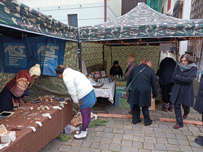 Dominikański kiermasz świąteczny - DominiCafe