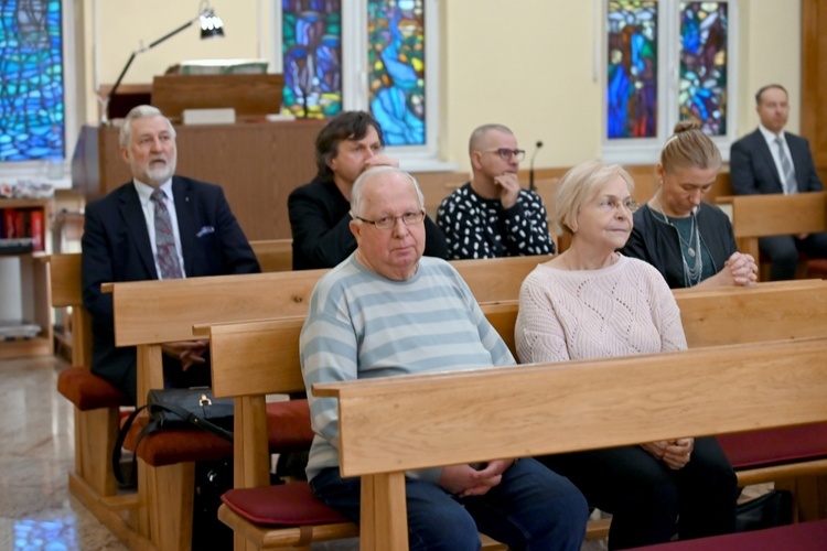 Świdnica. Konferencja "Fake newsem w katolika"