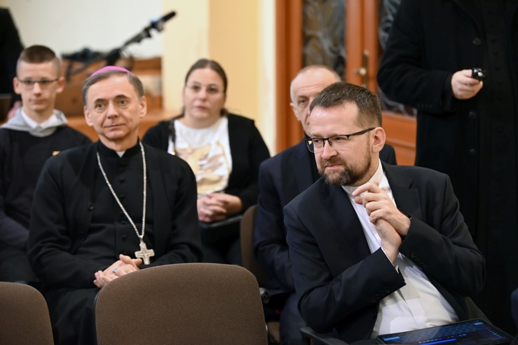 Świdnica. Konferencja "Fake newsem w katolika"