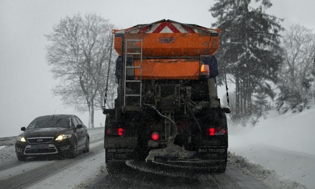 Śląskie. Trudne warunki na drogach