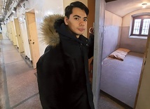 Hayato z wielką pasją opowiada o tym, co wydarzyło się przy ul. Rakowieckiej. 