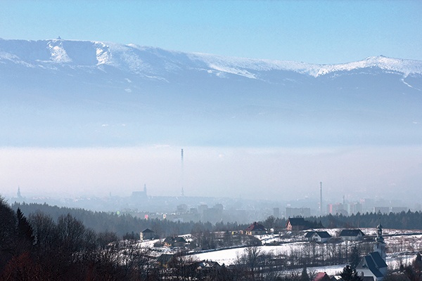 ▲	Jeleniogórski samorząd jest pierwszym w diecezji, który poparł finansowanie zapłodnienia pozaustrojowego.