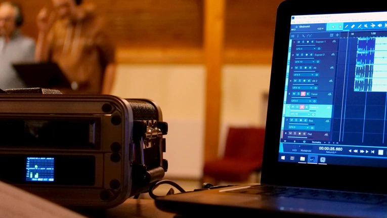 Nagranie świątecznej piosenki przez Rodzinę "Sygnału Miłosiedzia"