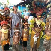 Kolędnicy Misyjni z kolędą na Papuę-Nową Gwineę 