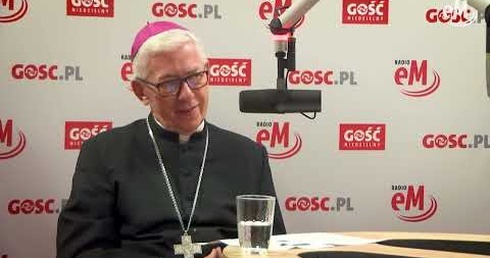 Abp Wiktor Skworc: Spotkanie opłatkowe to okazja do dzielenia się wiarą i wspólnego śpiewania kolęd.