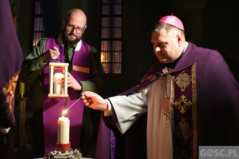 Gorzów Wlkp. Przekazanie Betlejemskiego Światła Pokoju