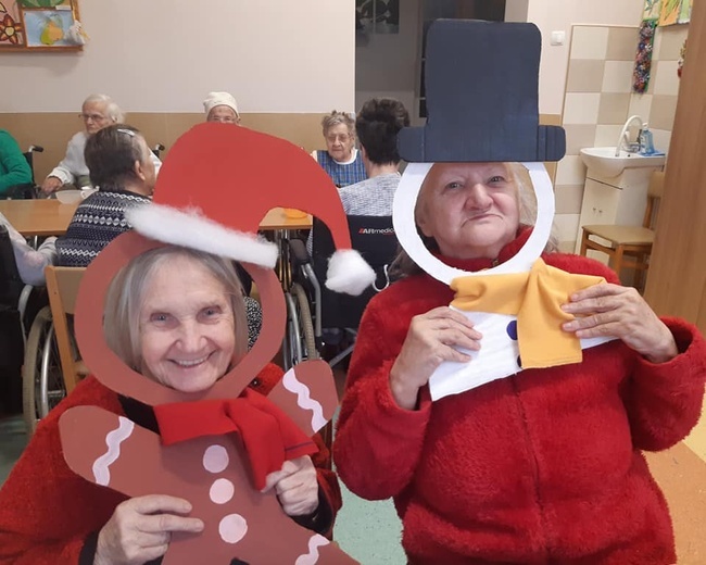 Dzierżoniów. Świąteczny nastrój w ZOL-u sióstr elżbietanek