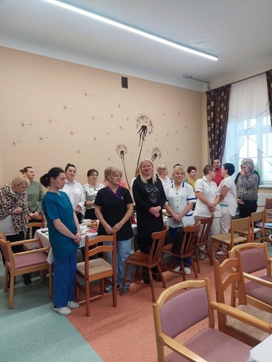 Dzierżoniów. Świąteczny nastrój w ZOL-u sióstr elżbietanek