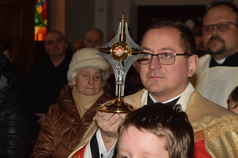 Wprowadzenie relikwii Prymasa Tysiąclecia