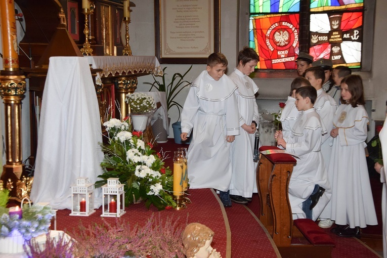 Wprowadzenie relikwii Prymasa Tysiąclecia