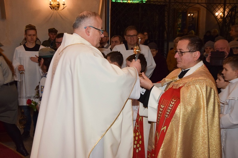 Wprowadzenie relikwii Prymasa Tysiąclecia