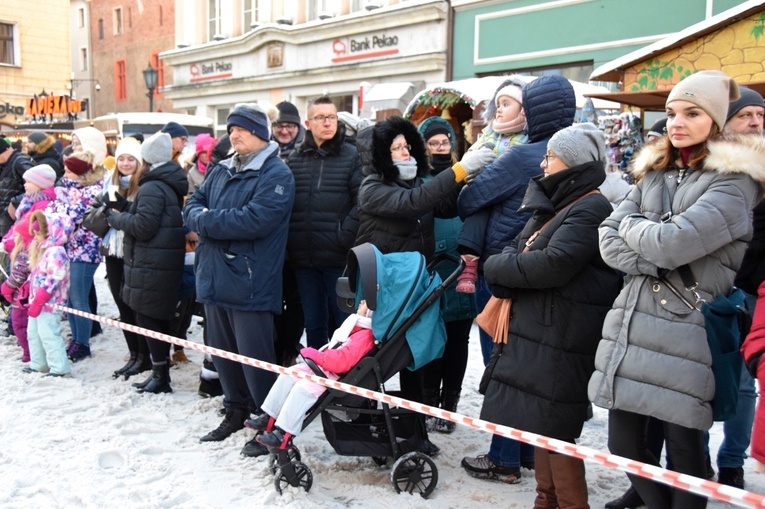 Świdnica. Jasełka w Rynku przygotowane przez MDK