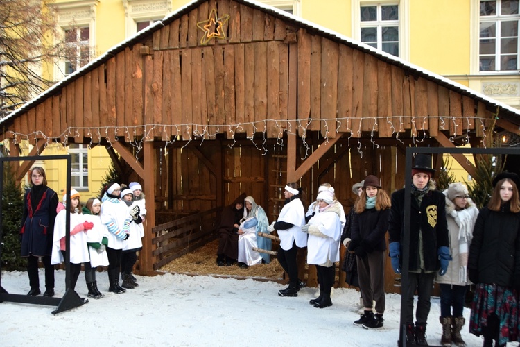 Świdnica. Jasełka w Rynku przygotowane przez MDK