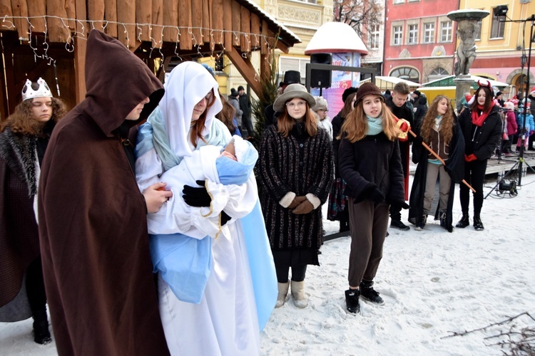 Świdnica. Jasełka w Rynku przygotowane przez MDK