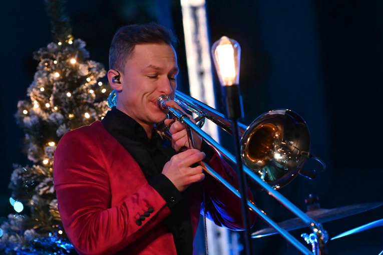 Strzegom zakolędował z zespołem Enej