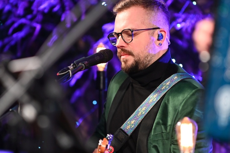 Strzegom zakolędował z zespołem Enej