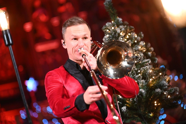 Strzegom zakolędował z zespołem Enej