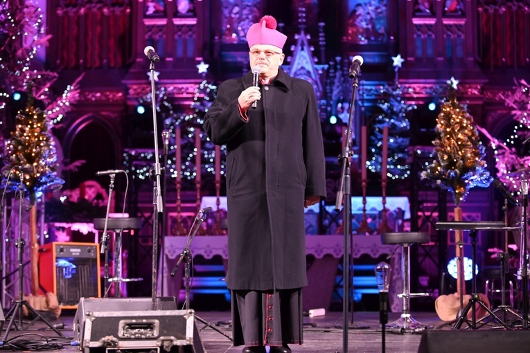 Strzegom zakolędował z zespołem Enej