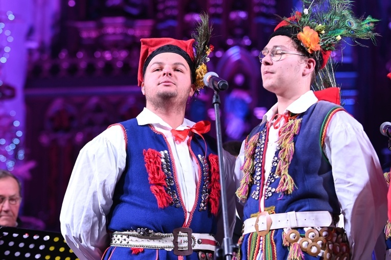 Strzegom zakolędował z zespołem Enej