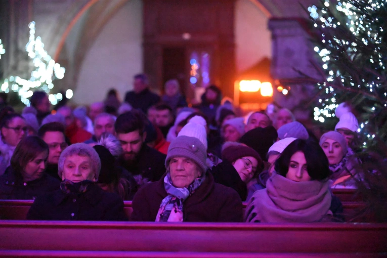 Strzegom zakolędował z zespołem Enej