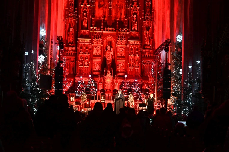 Strzegom zakolędował z zespołem Enej