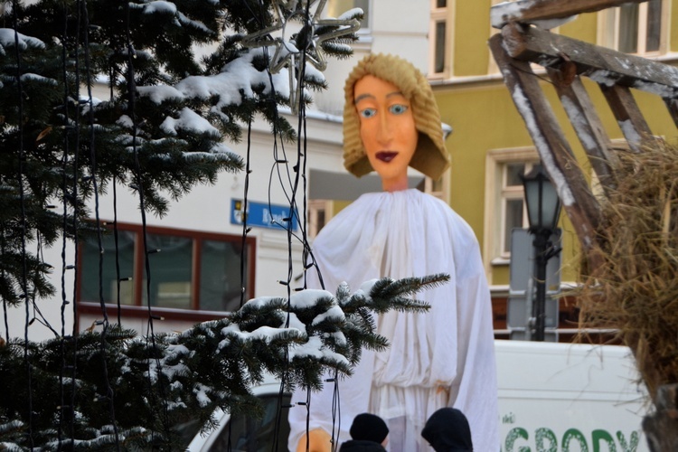 Gigantyczne jasełka w świdnickim Rynku